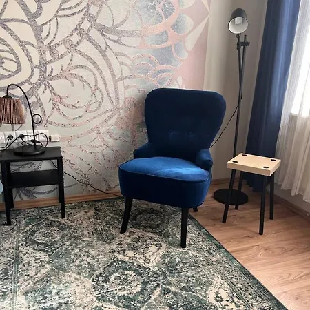 Gozsdu Apartment *