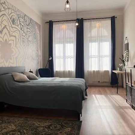Gozsdu Apartment