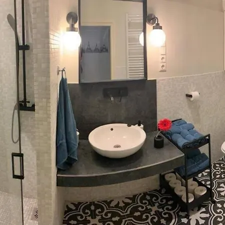 Gozsdu Apartment